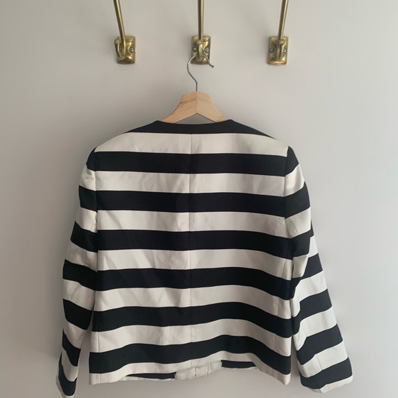 Club Monaco’s Black and white stripes - Picture 6 of 6